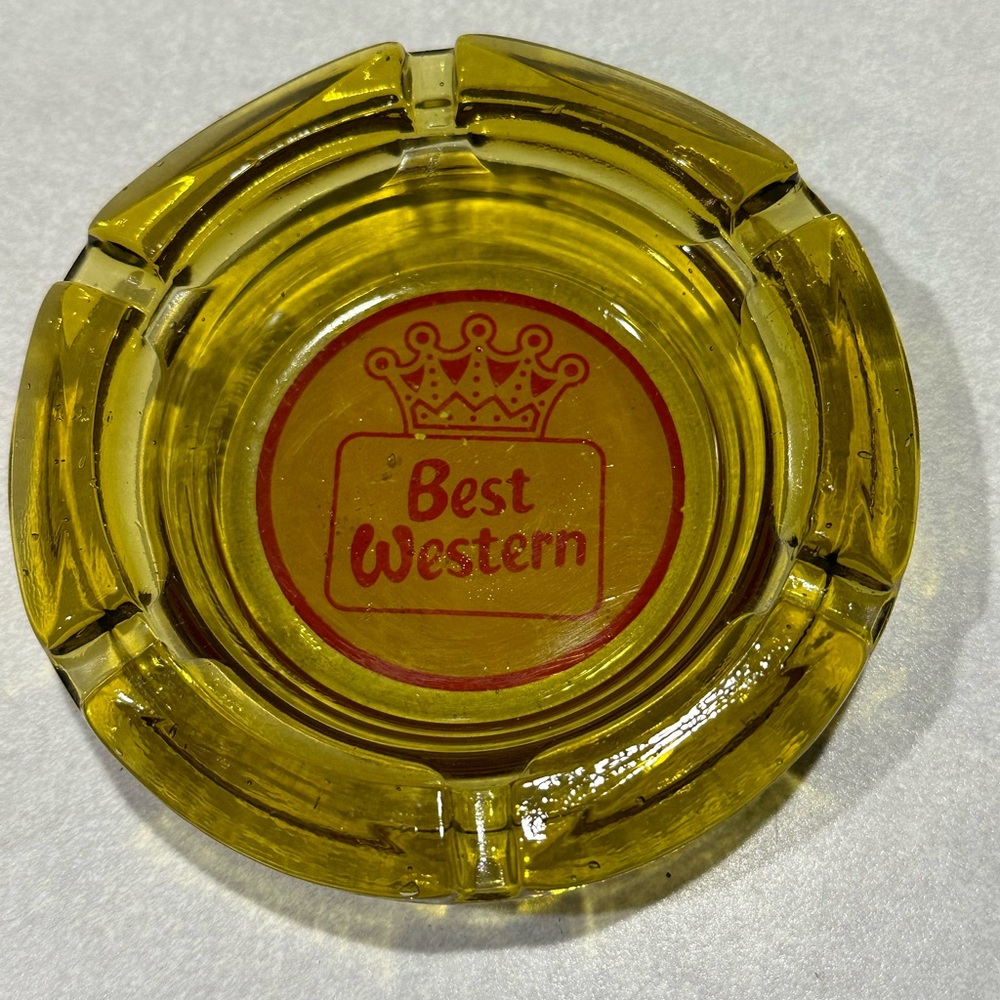 VINTAGE BEST WESTERN HOTELADVERTISING GLASS AMBER-ASHTRAY/ NO DAMAGE. 6 SPOTS